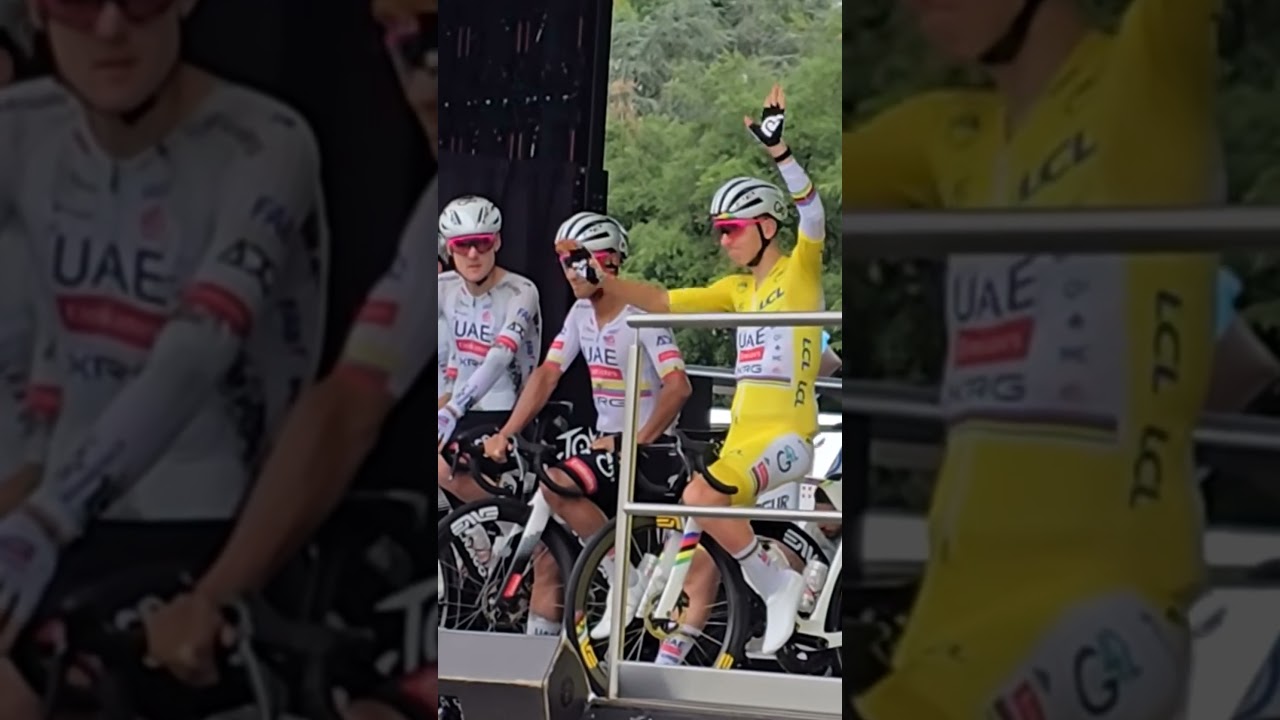 Pogacar en jaune sur le podium du Tour de France